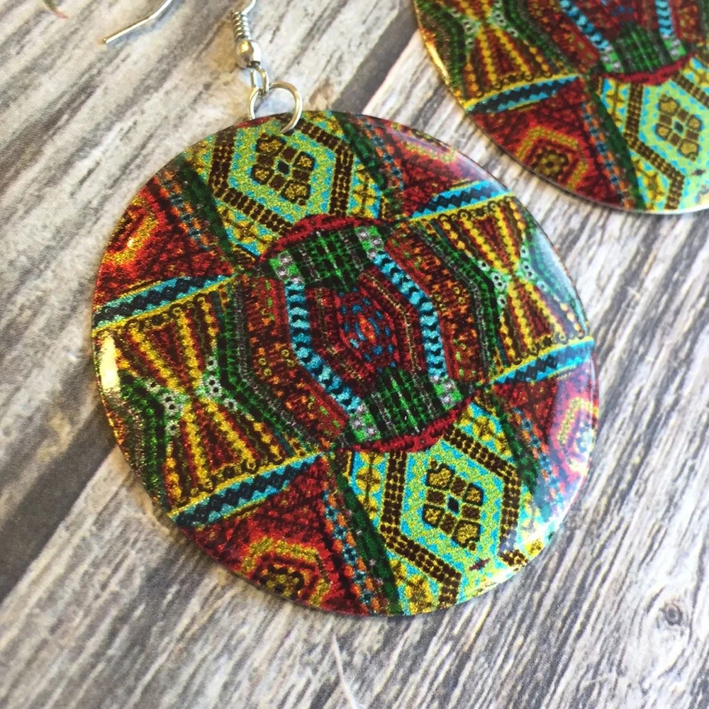 Patterned disc earrings